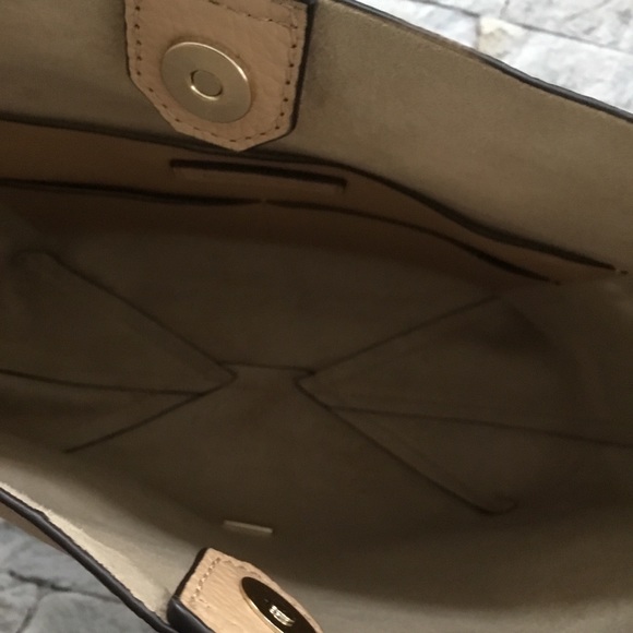 MICHAEL KORS PURSE - Picture 2 of 4